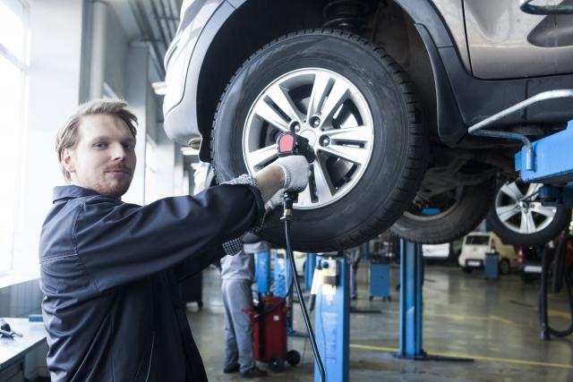 自動車メーカー内の試験場内での勤務