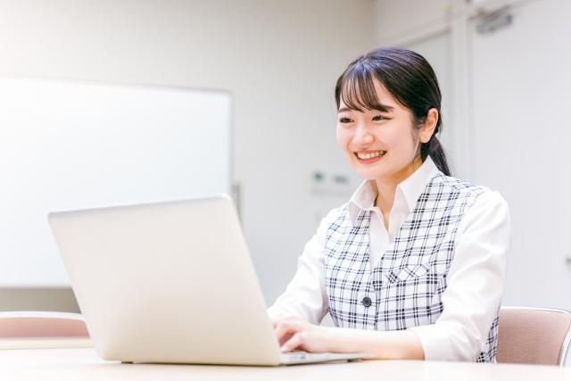 オフィスが使えればOK！正社員　労務担当
